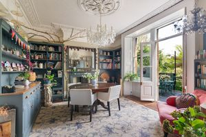 Dining Room- click for photo gallery
